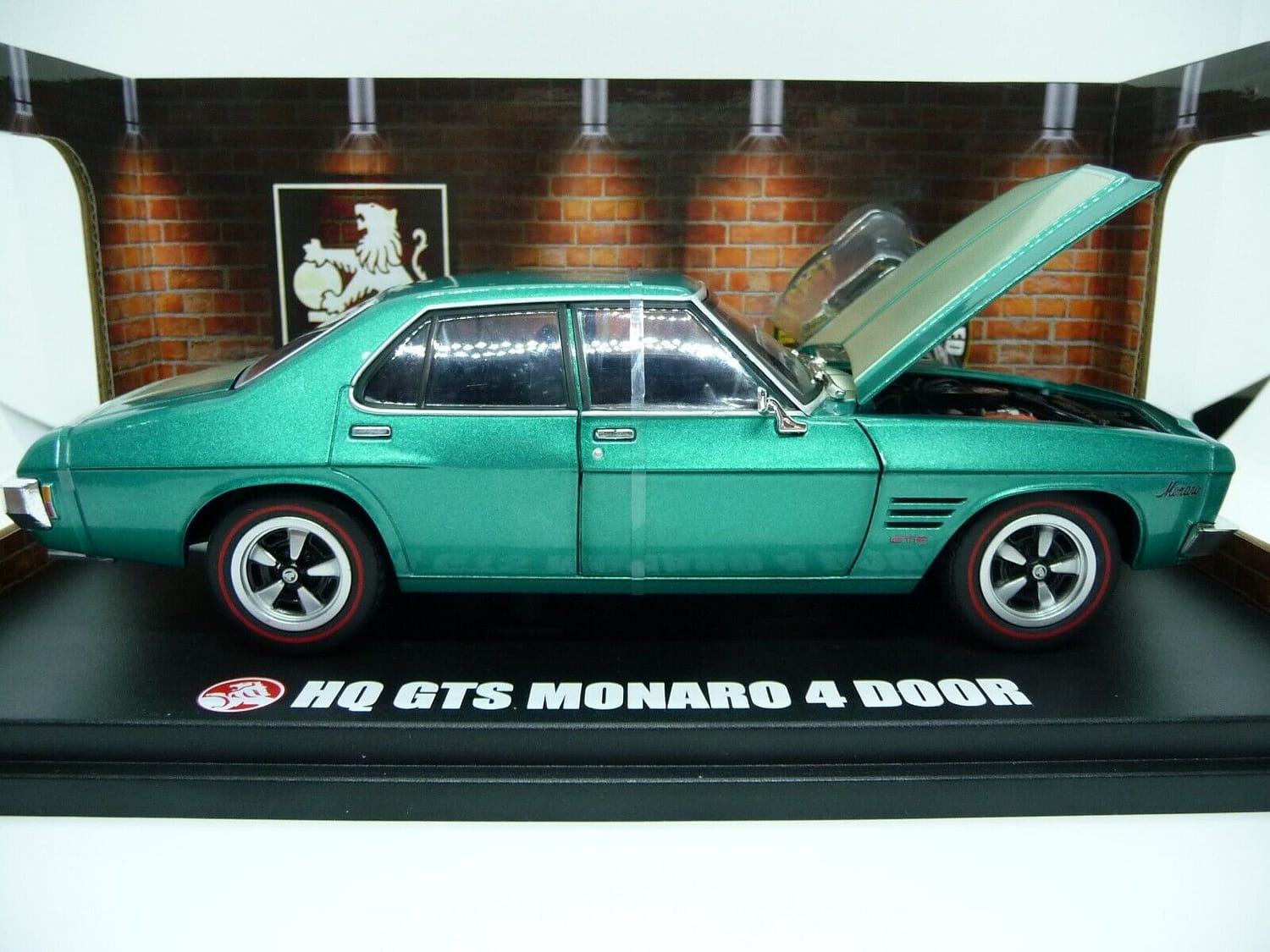 DDA Collectibles 1:24 Scale HQ GTS MONARO 4 DOOR 308 GTS DieCast