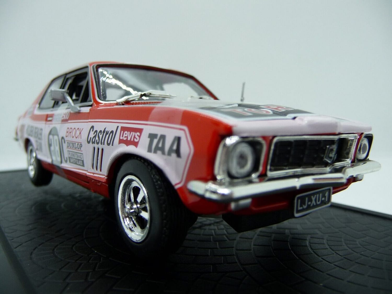 DDA Collectibles 1:32 Scale 1972 BATHURST WINNER DieCast