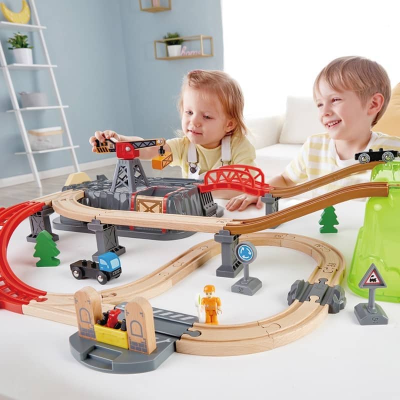 Hape - Railway Bucket Builder Set