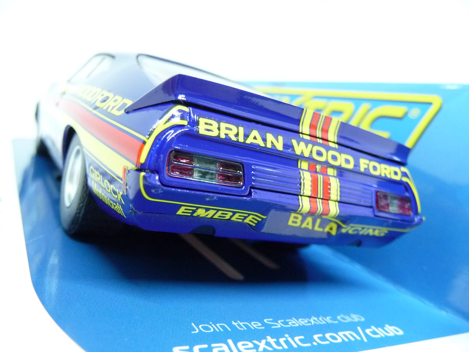 Scalextric C4260 1:32 Ford Falcon XC No18 Bathurst 1978 Slot car suit Carrera - Image 3