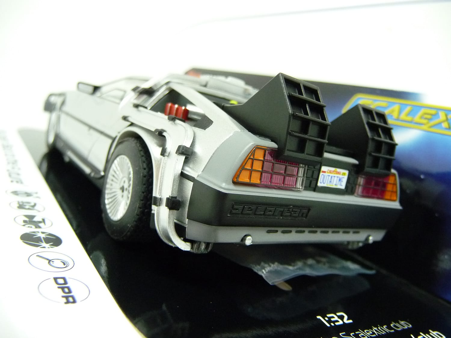 Scalextric C4117 Delorean - 'Back to the Future slot car also suits Carrera - Image 3