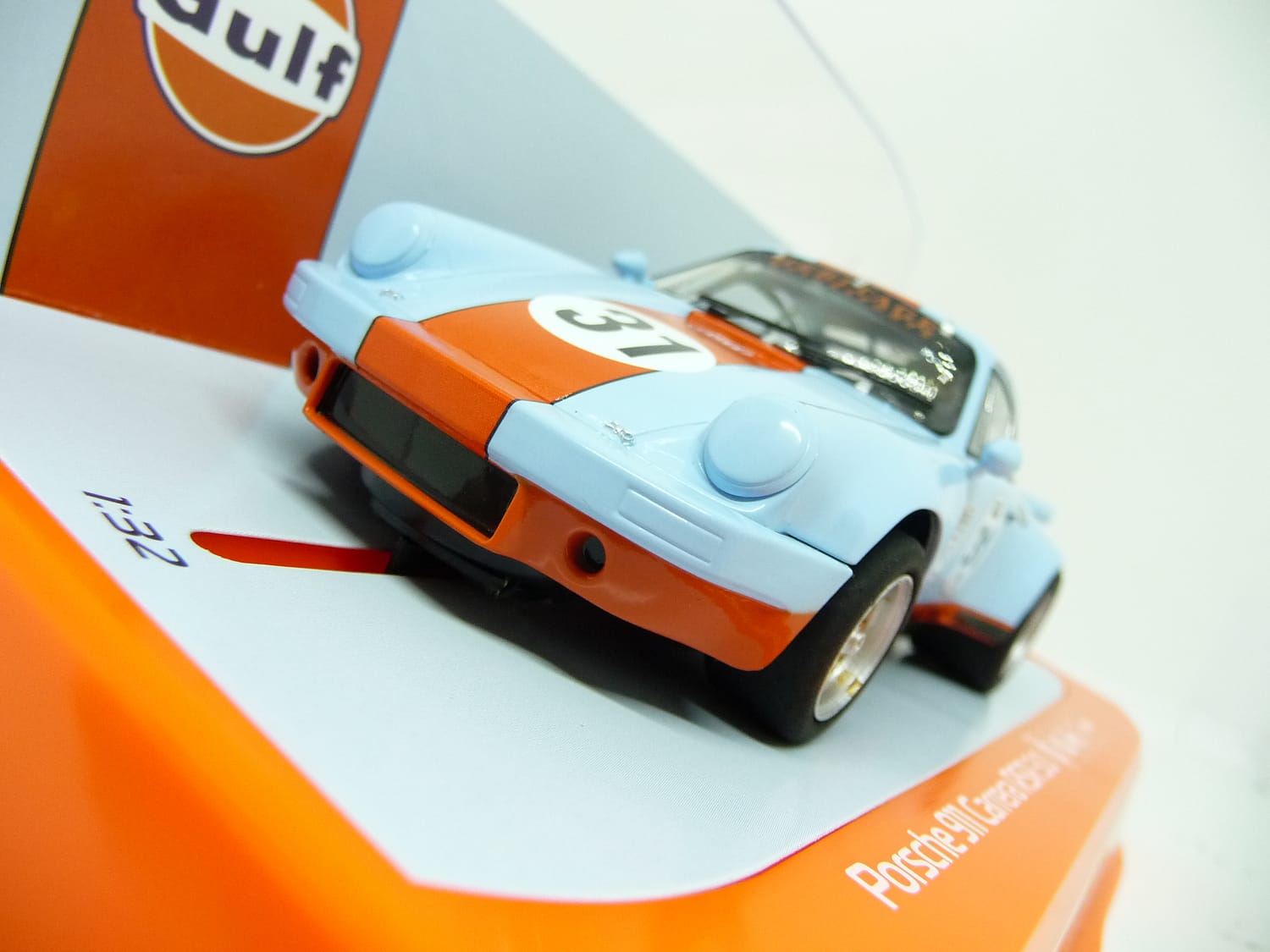 Scalextric C4304 Porsche 911 Carrera RSR 3 0 Gulf Edition slot car also suits Carrera