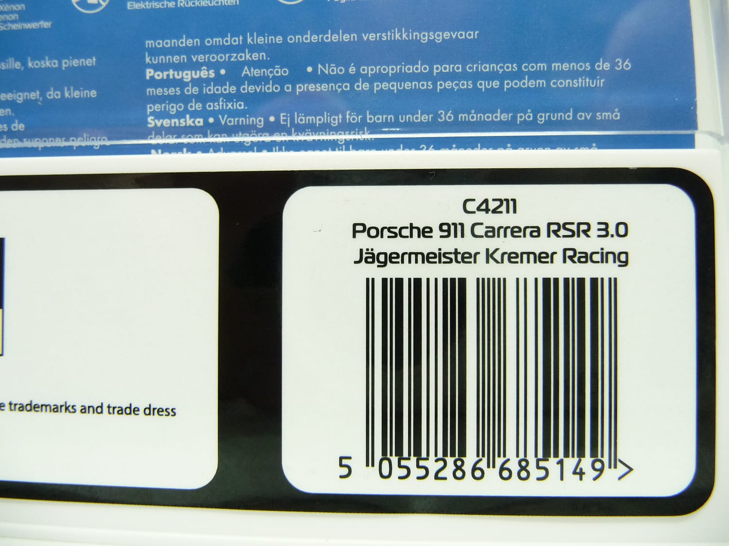 Scalextric C4211 1:32 Porsche 911 Carrera RSR Slot Car Suit Carrera - Image 8