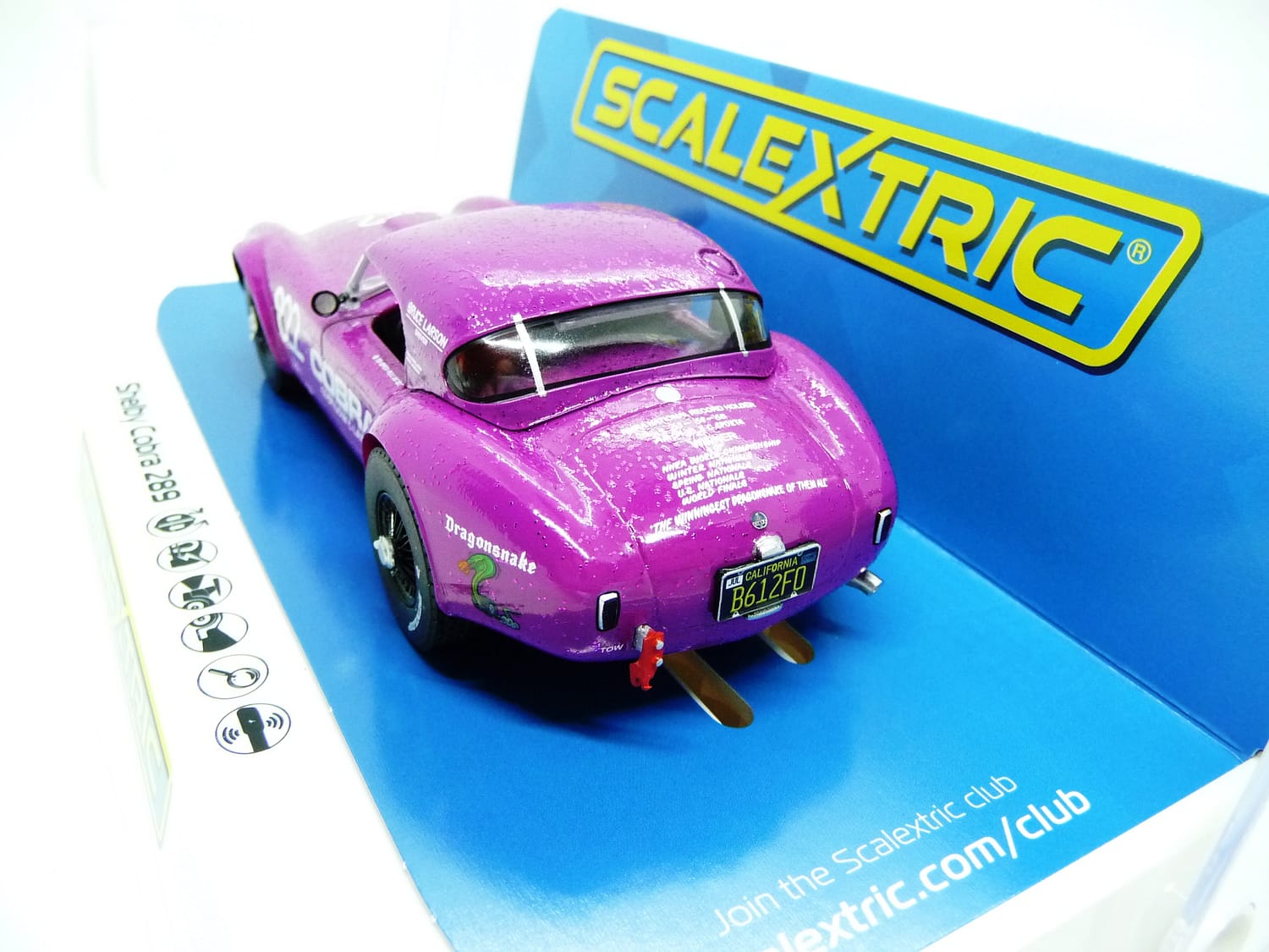 Scalextric C4418 Shelby Cobra 289 - Dragon Snake - Goodwood 2021 - Image 4