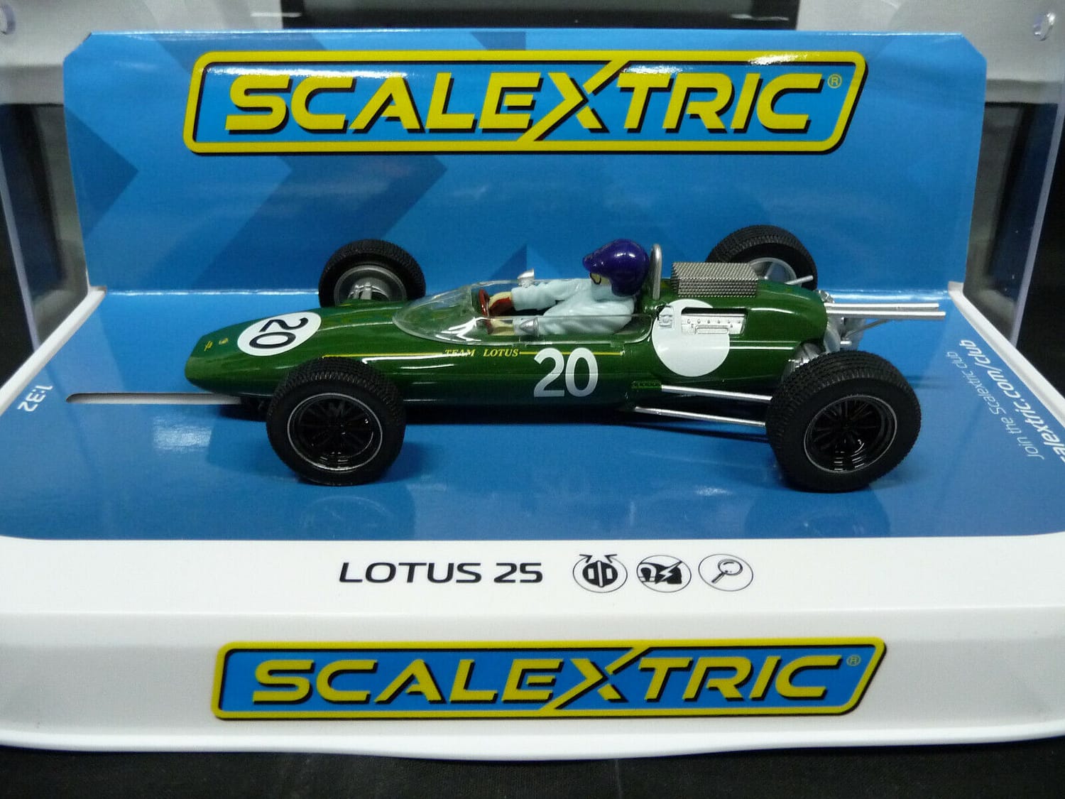 Scalextric C4195 1:32 Lotus 25 British  1962 Jim Clark Slot car suit Carrera