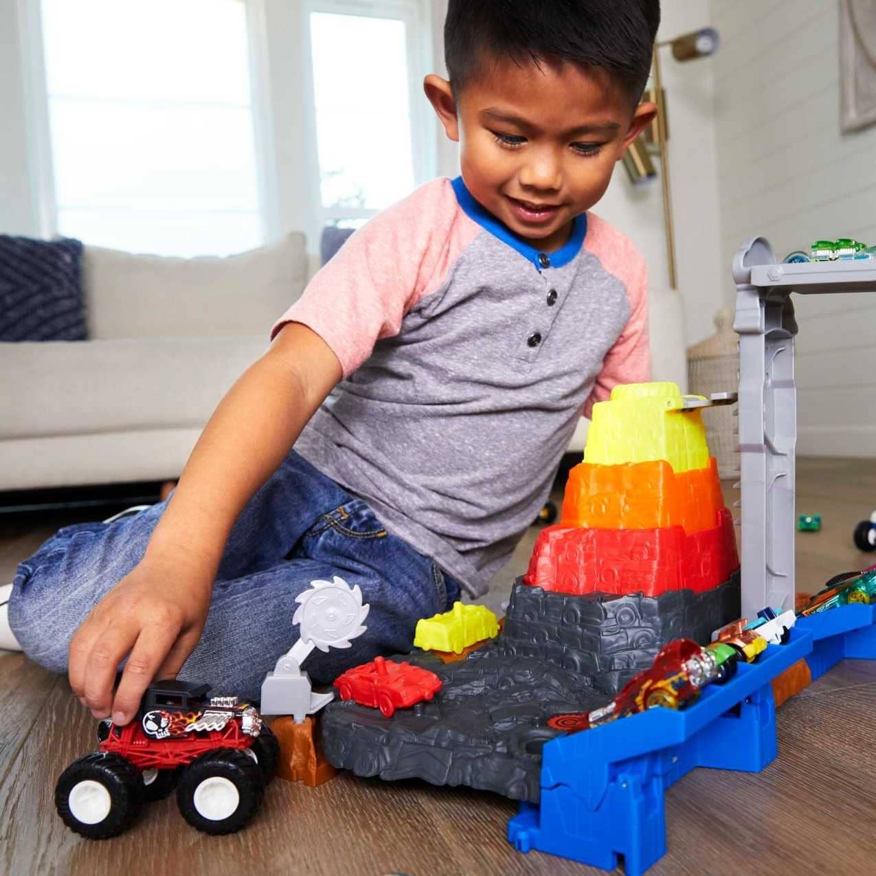 Hot Wheels® - Monster Trucks Arena Smashers Bone Shaker Ultimate Crush Yard With Monster Truck and 3 Crushable Cars - Image 7