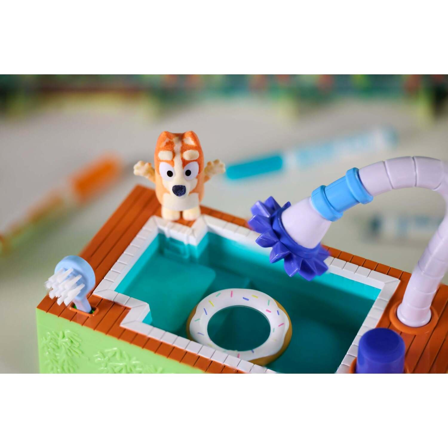 Crayola - Scribble Scrubbie Bluey Poolside Playset - Image 5