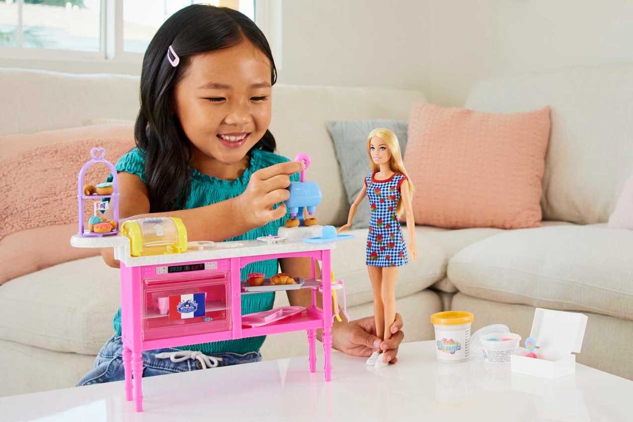 Barbie It Takes Two Cafe Playset Mattel - Image 8