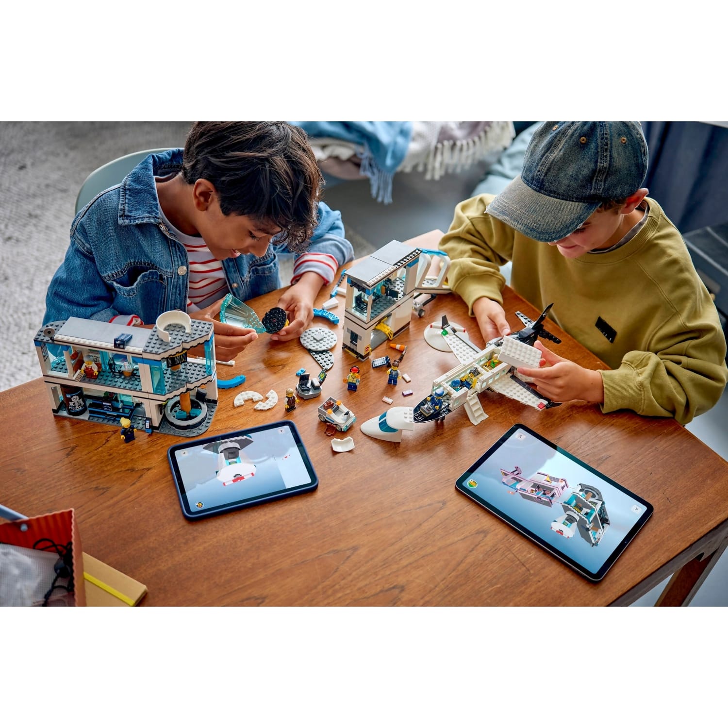 LEGO 60502 Airport with Airplane - City - Image 12